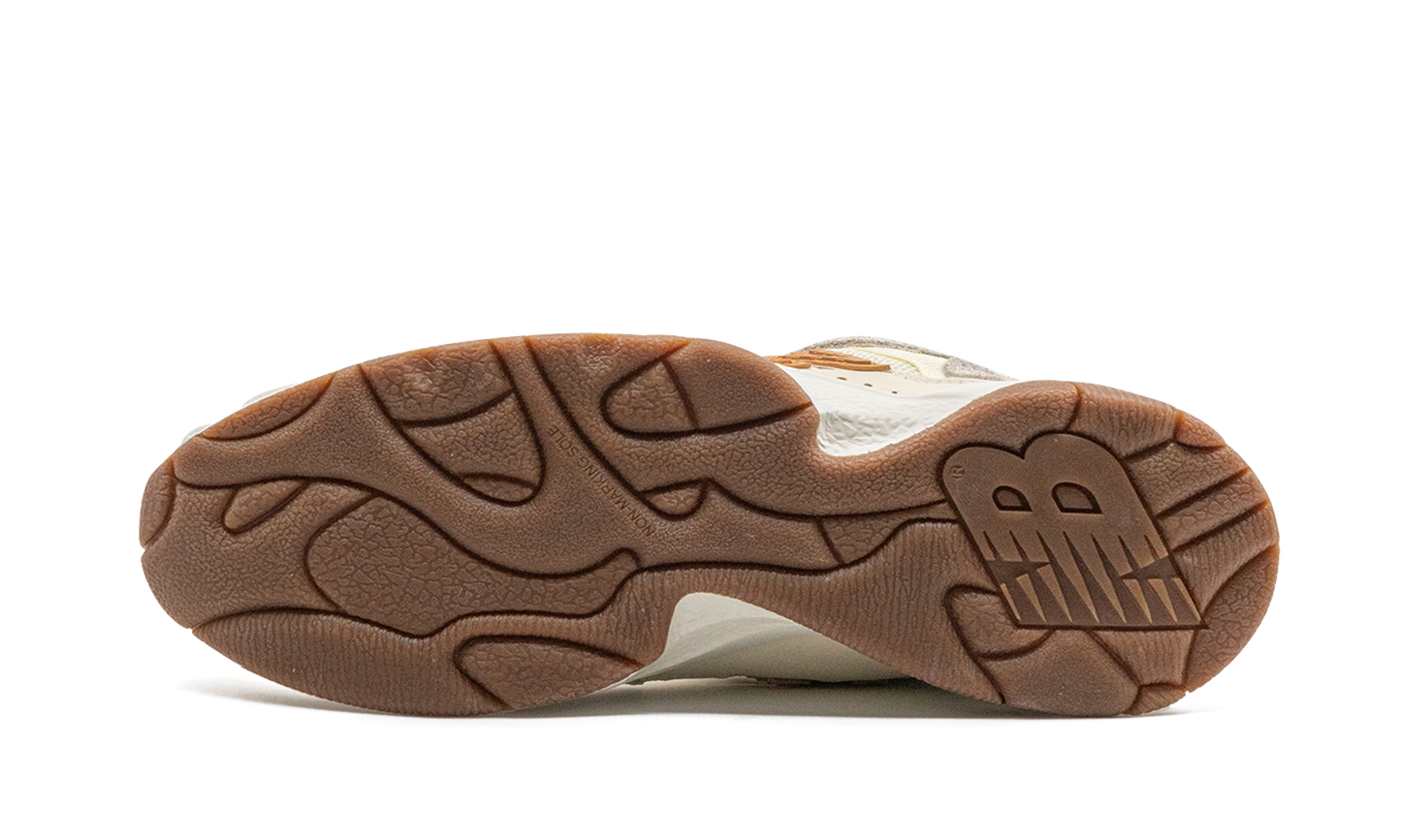 650 NO VACANCY "White/Brown" ML650NVB