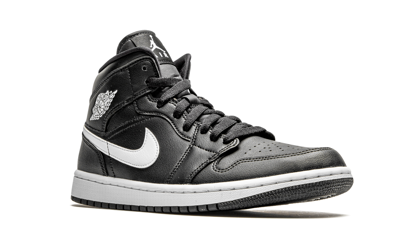 AIR JORDAN 1 MID WMNS "Black / White" BQ6472 011