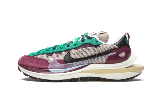 VaporWaffle "Sacai - Villain Red / Neptune Green" DD3035 200