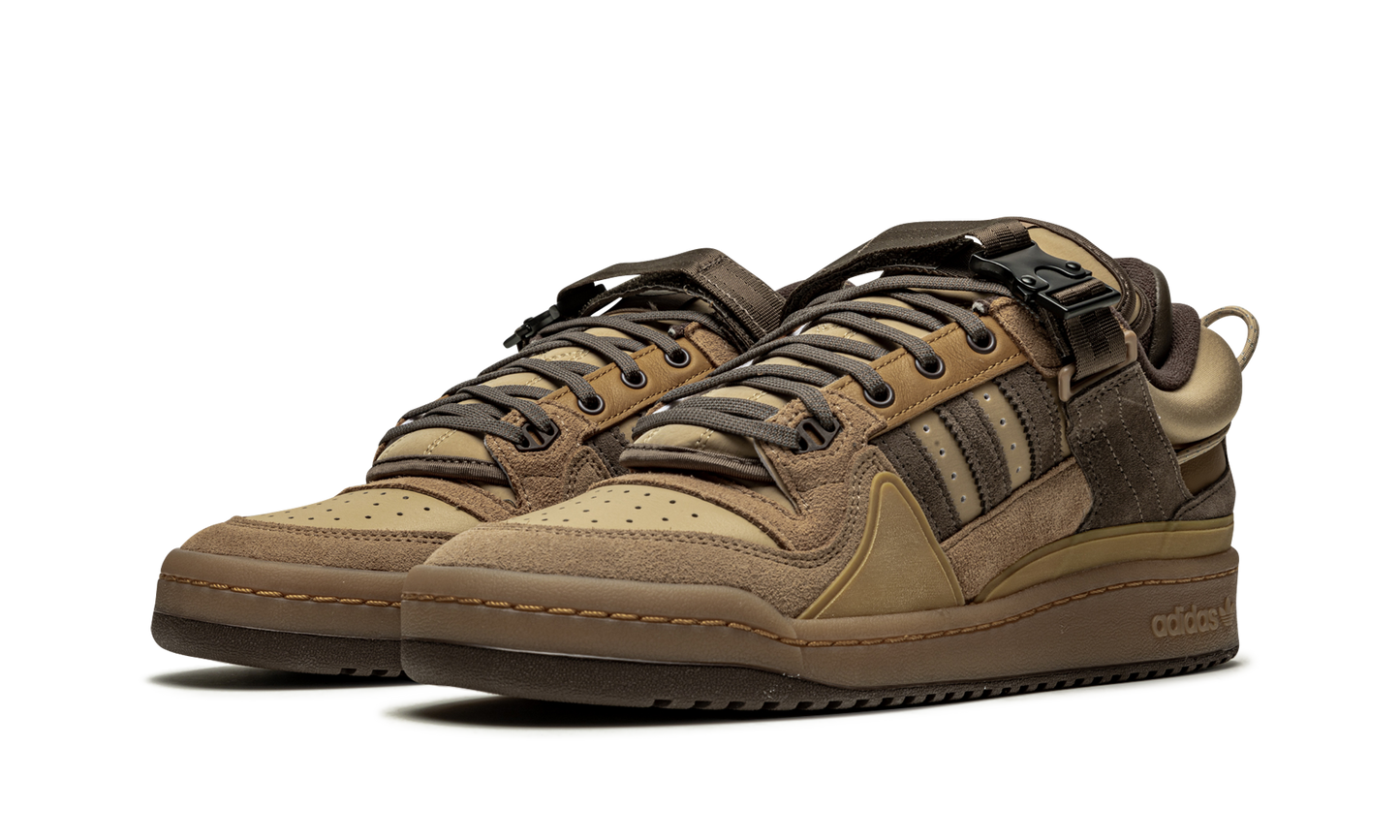 Forum Buckle Low "Bad Bunny - The First Cafe" GW0264