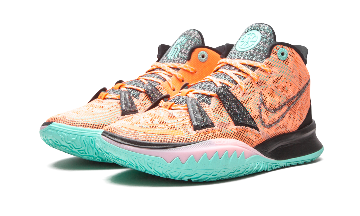 Kyrie 7 EP "Play for the Future"