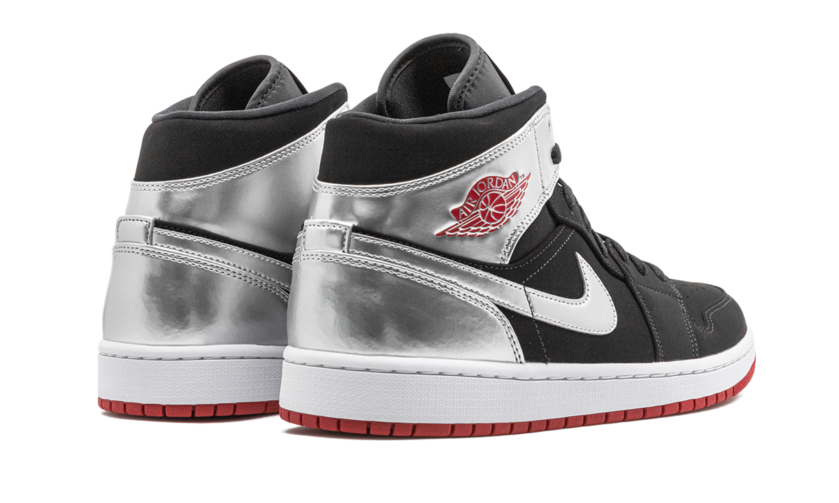 Air Jordan 1 Mid "Johnny Kilroy" 554724 057