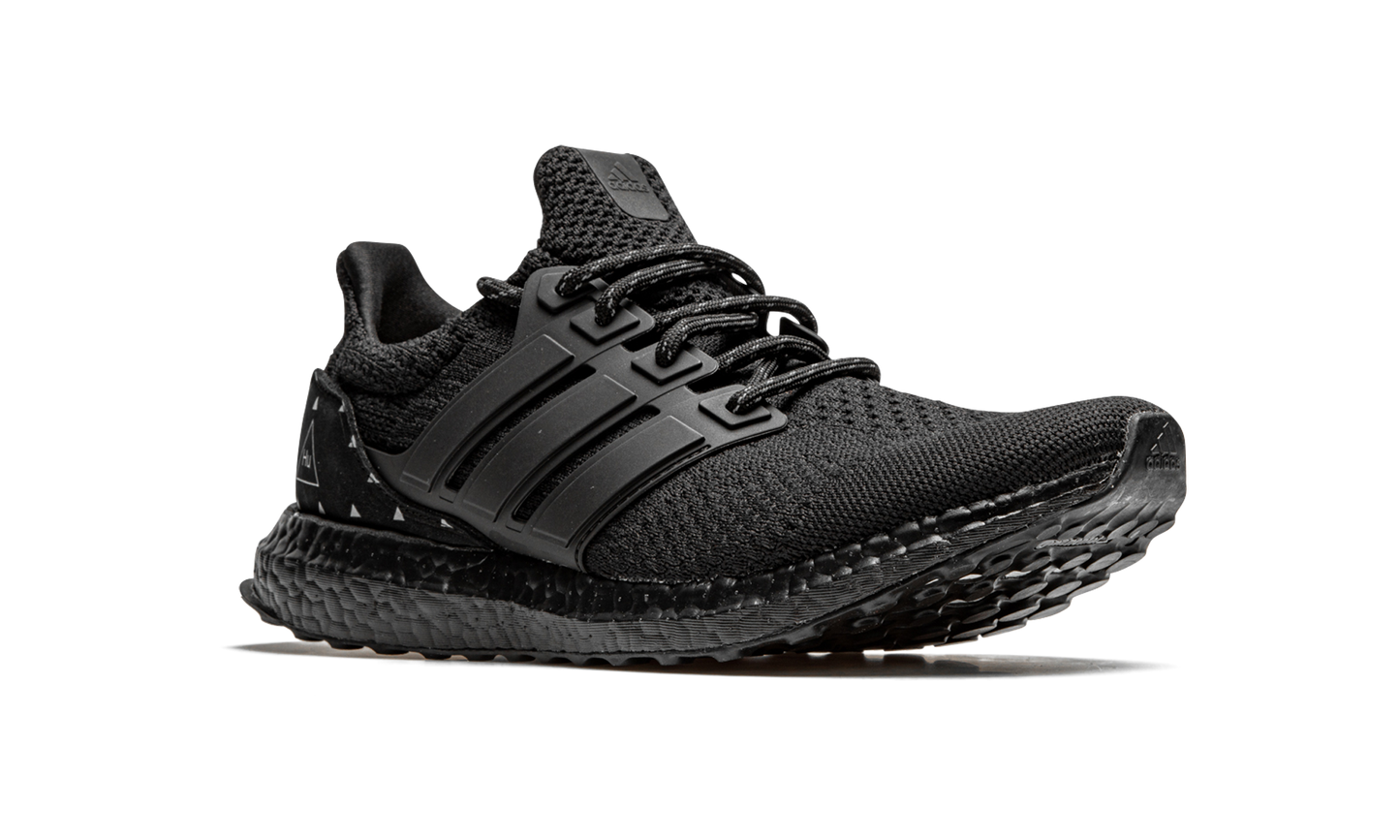 Ultra Boost DNA "Pharrell Williams X Parley - Black Future" H01893