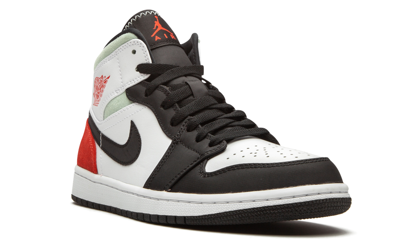 Jordan 1 Mid SE "Red Black Toe" 852542 100