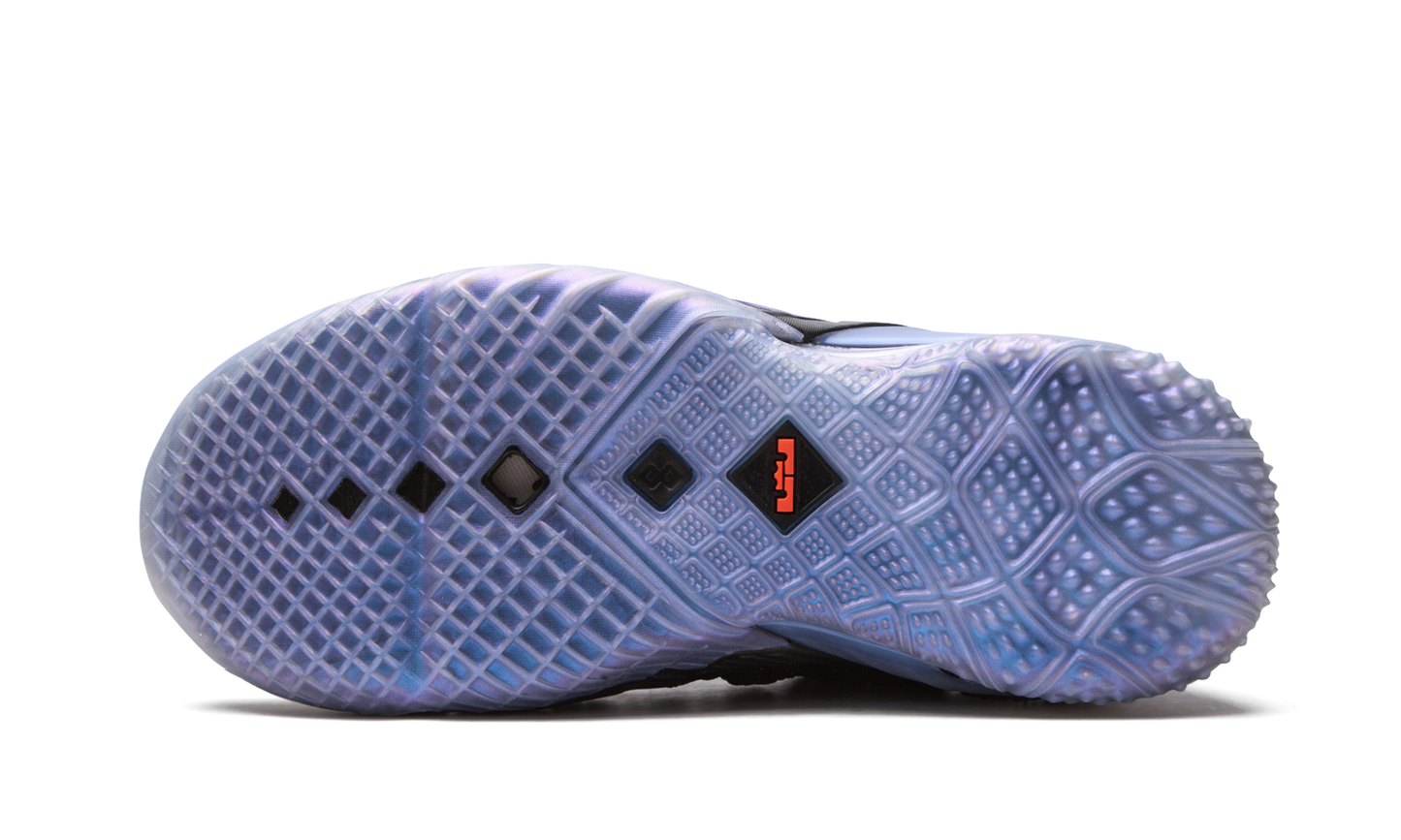 Lebron 18 NRG "Kylian Mbappé" CT4677 001