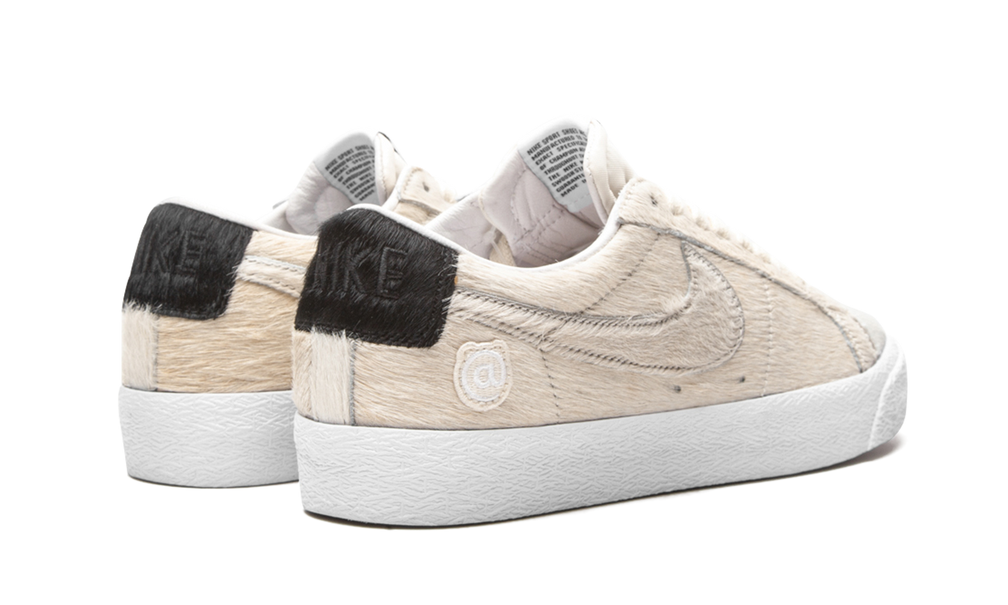 SB Blazer Low "Medicom Toy 2020" CZ4620 200