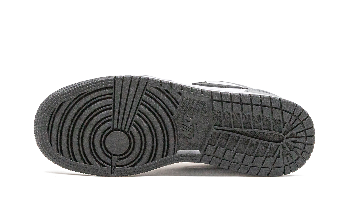 Air Jordan 1 Low GS "Light Smoke Grey" 553560 030