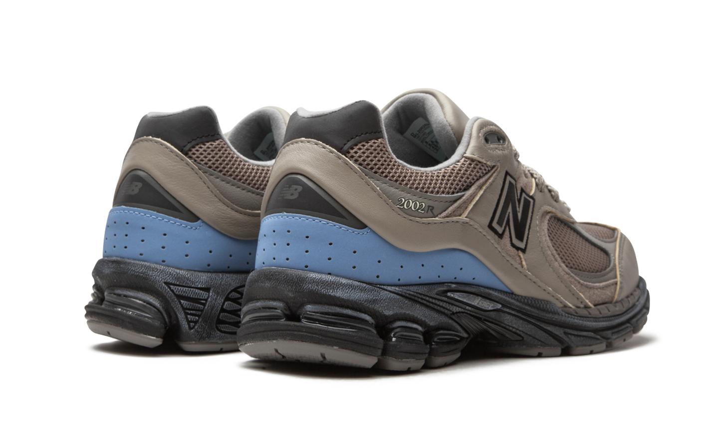 2002R "thisisneverthat" ML2002RN