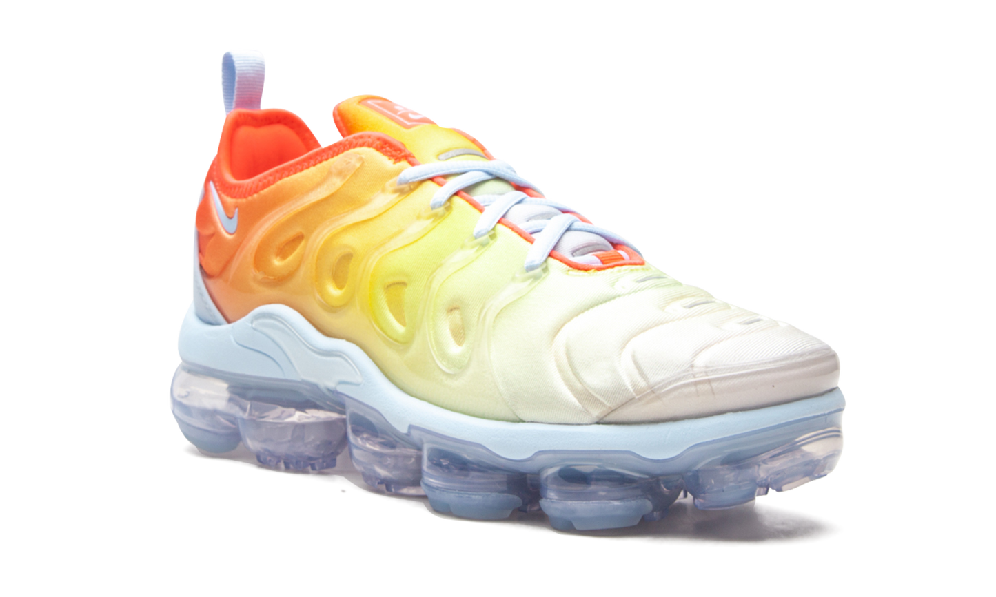 WMNS VaporMax Plus "Sunrise" CW5593 400
