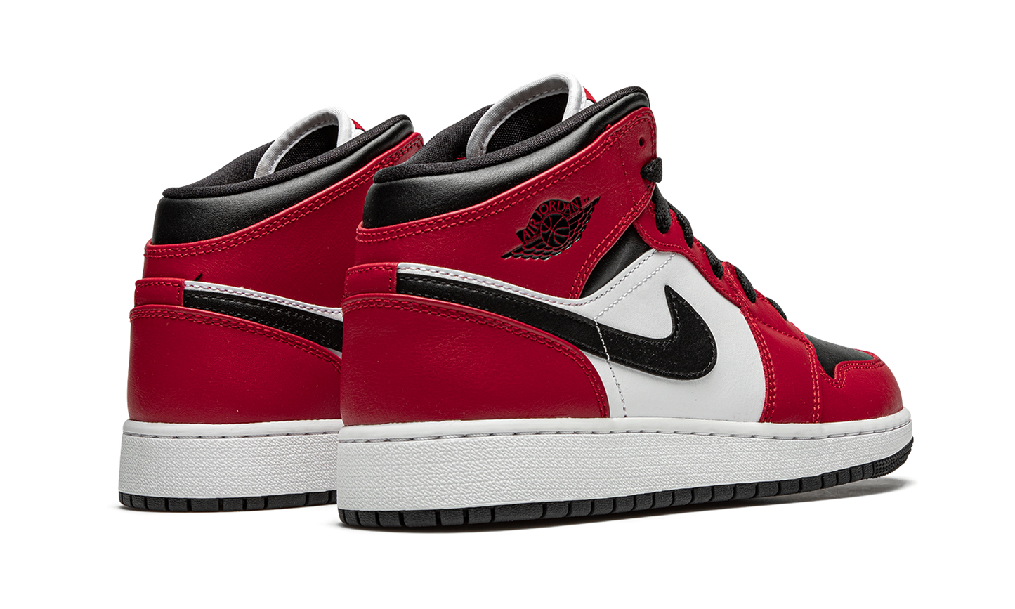 Air Jordan 1 Mid GS "Chicago Black Toe" 554725 069