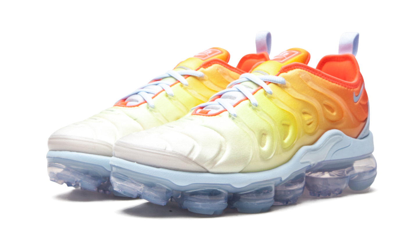WMNS VaporMax Plus "Sunrise" CW5593 400