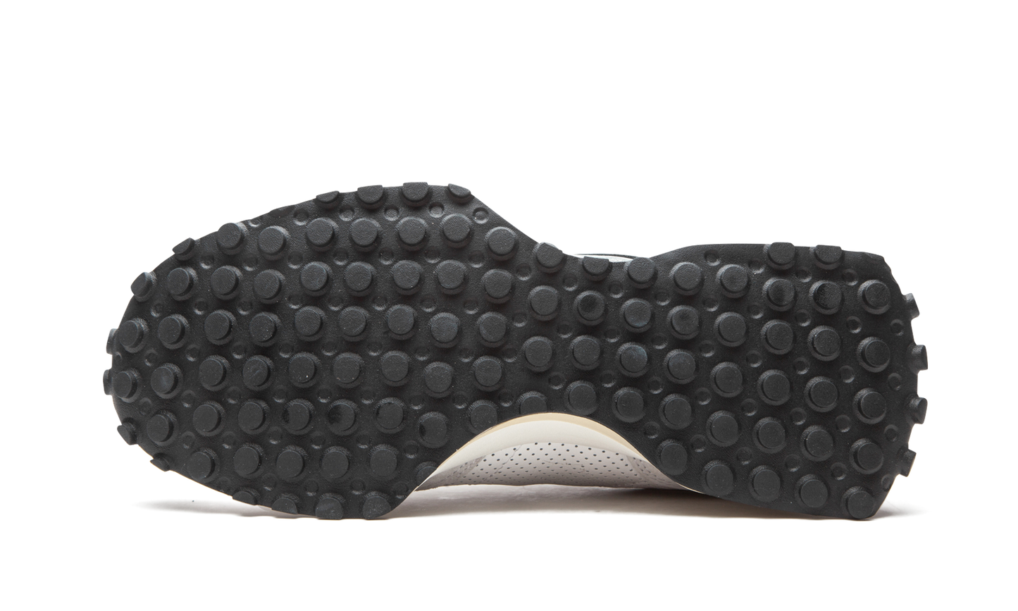 327 "Casablanca - White / Black" MS327CBC