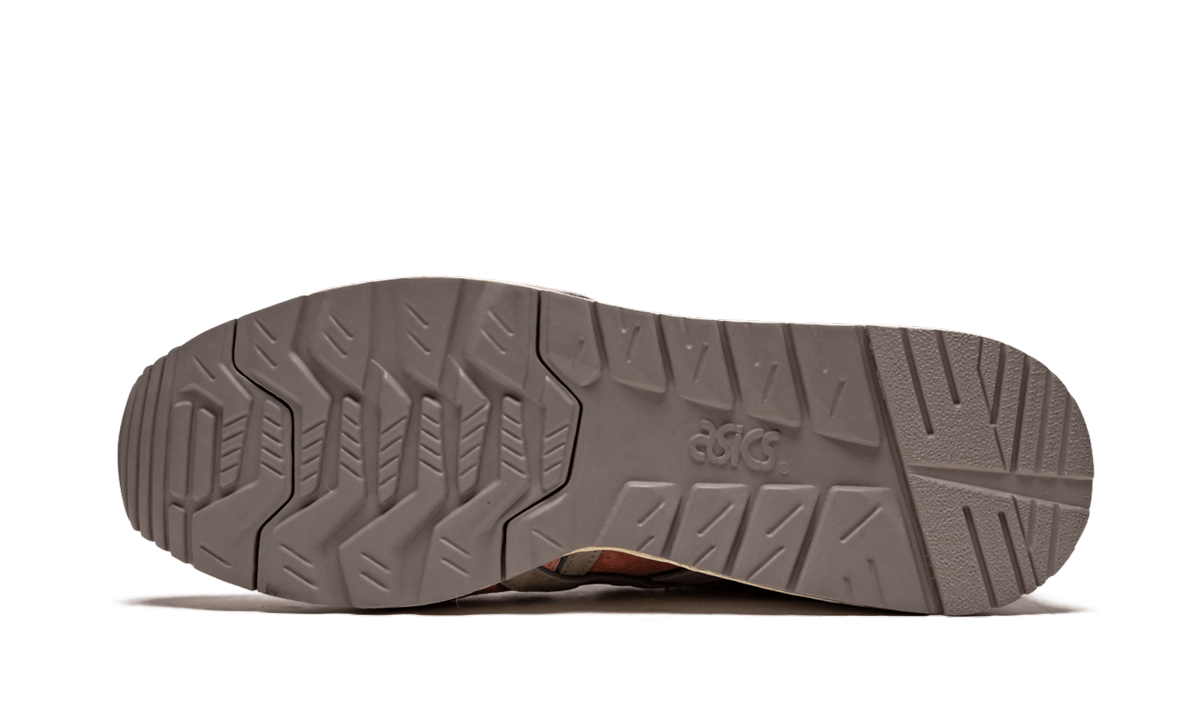 GT 2 "Ronnie Fieg - Rose Gold" H10HK 3494