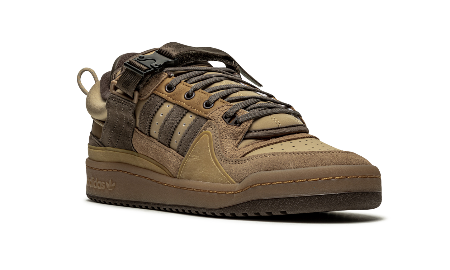 Forum Buckle Low "Bad Bunny - The First Cafe" GW0264