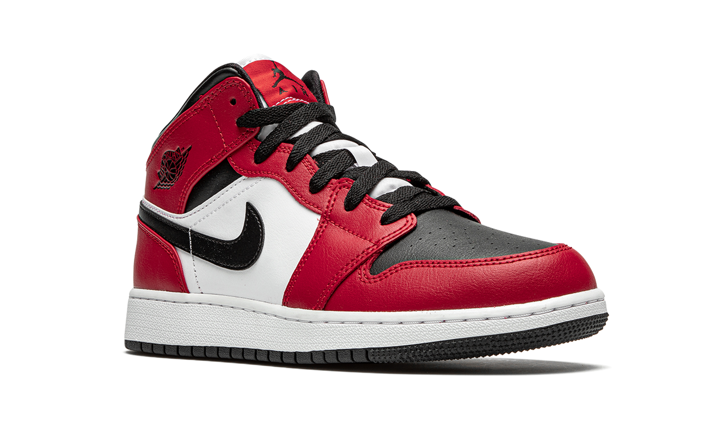 Air Jordan 1 Mid GS "Chicago Black Toe" 554725 069