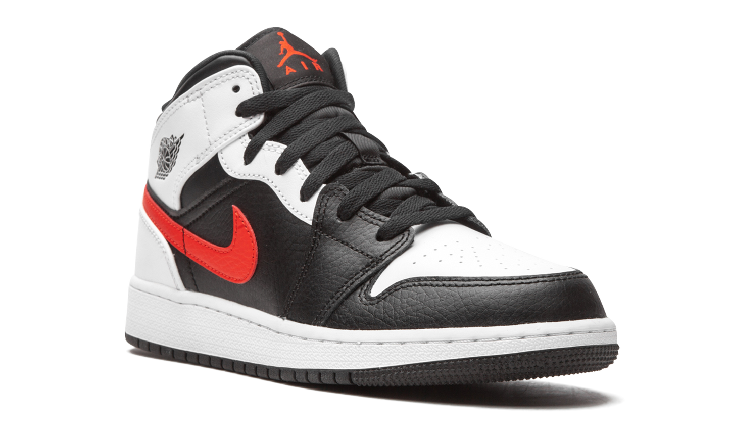 Air Jordan 1 Mid GS "Chile Red" 554725 075