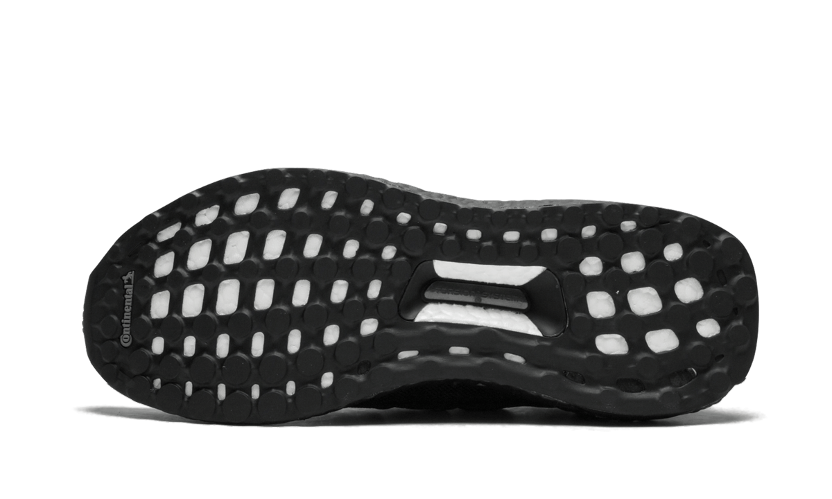Ultraboost "Triple Black"