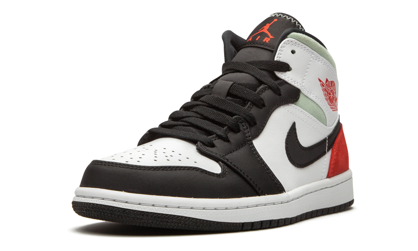 Jordan 1 Mid SE "Red Black Toe" 852542 100