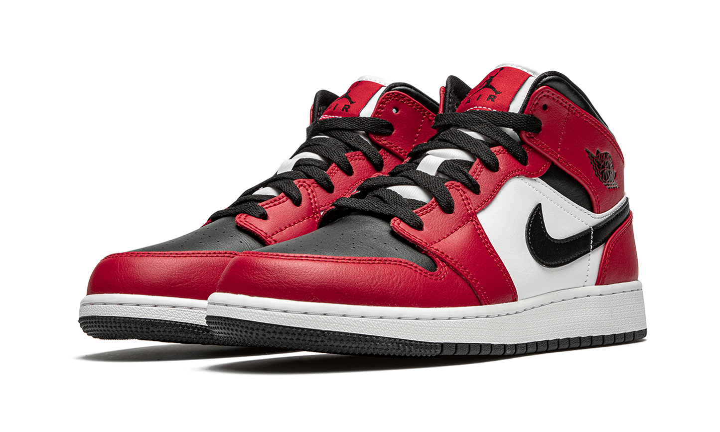Air Jordan 1 Mid GS "Chicago Black Toe" 554725 069