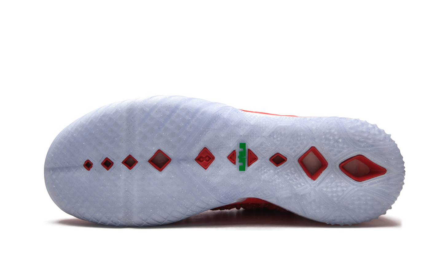 LEBRON 18 "XMAS IN LA" DB8148 601