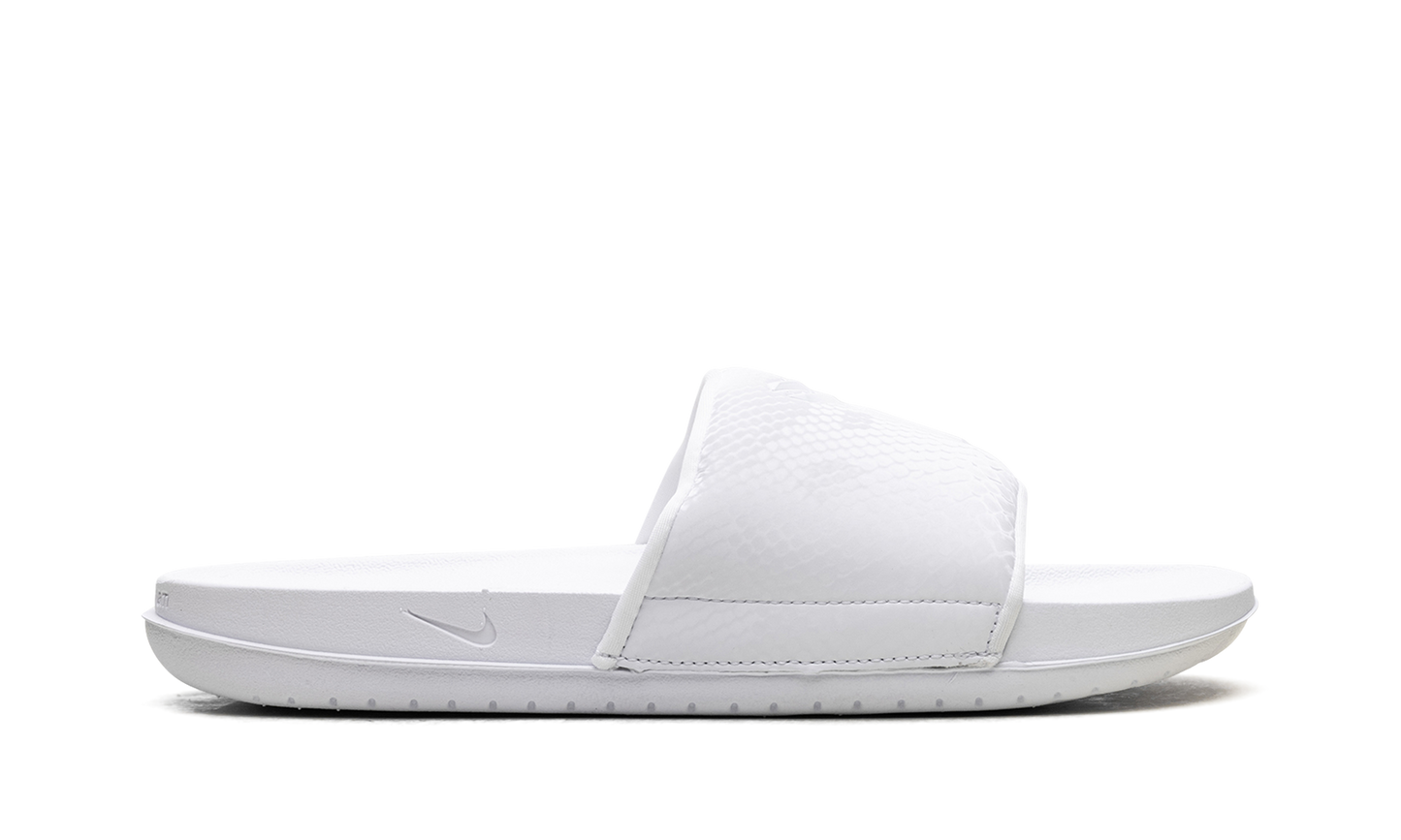 Kobe Offcourt Slide "Triple White" IF2870 100
