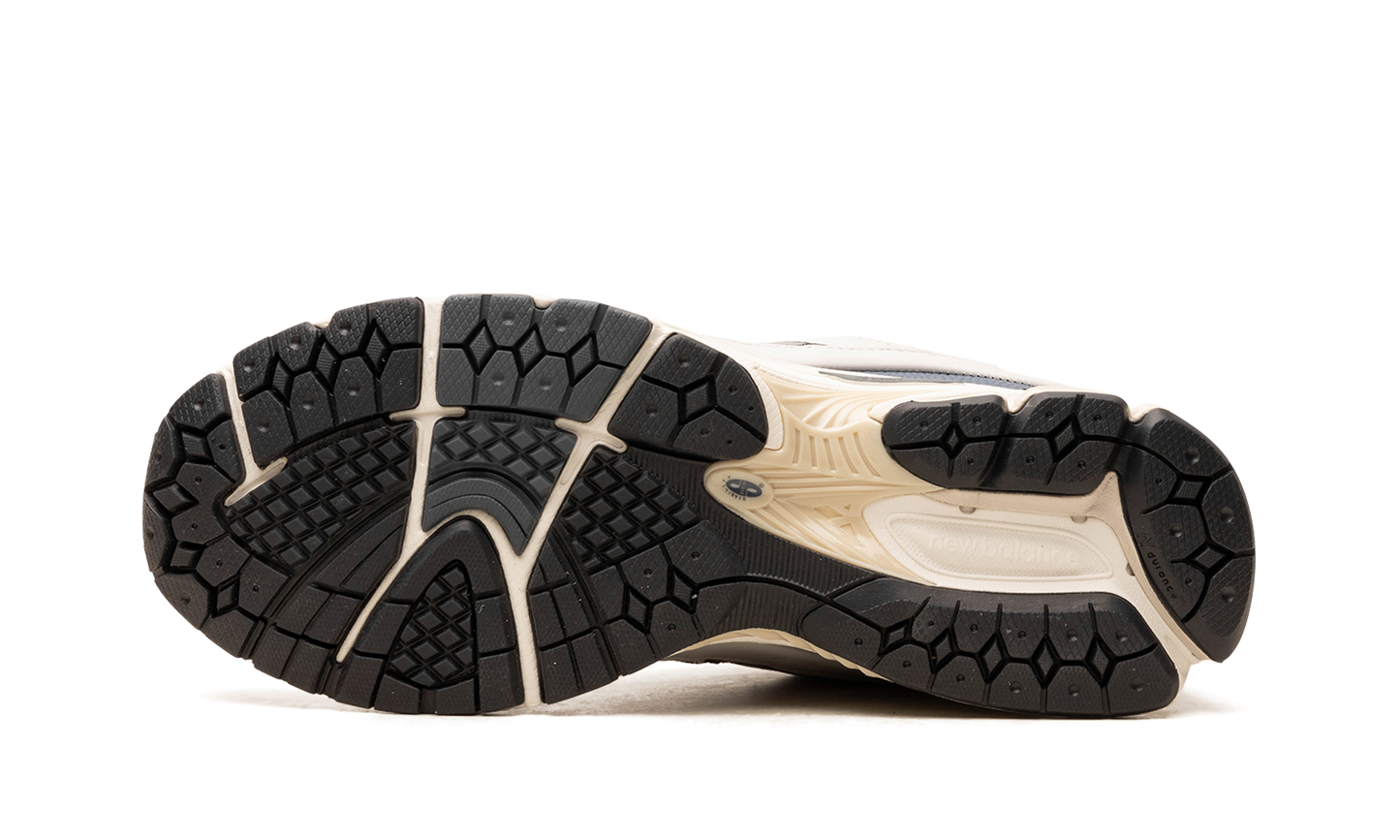 2002R "atmos - Cybernetics Blue" M2002RAN