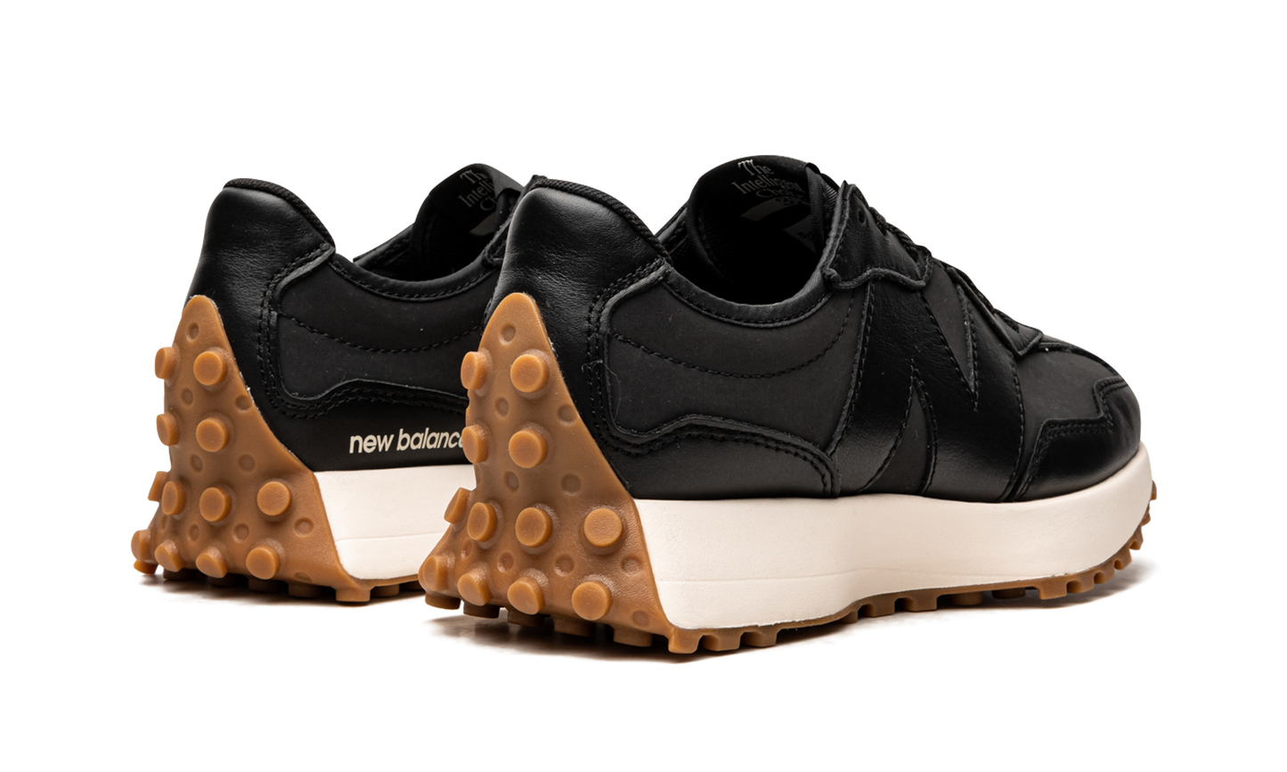 327 WMNS "Black / Gum" WS327LB