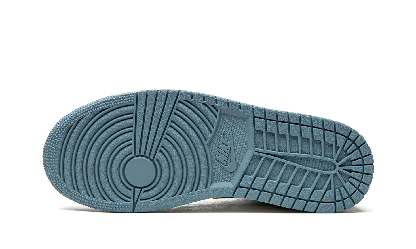 AIR JORDAN 1 MID WMNS "UNC" BQ6472 141