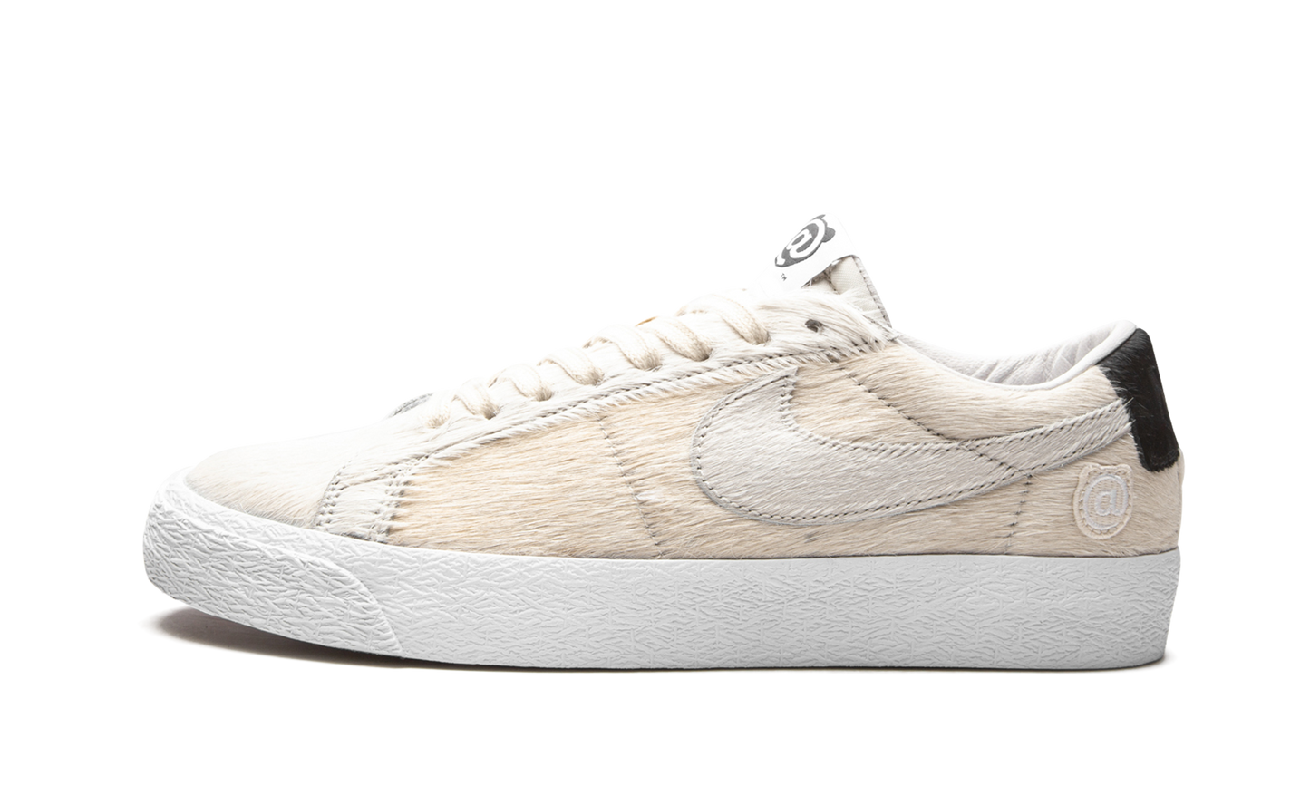 SB Blazer Low "Medicom Toy 2020" CZ4620 200