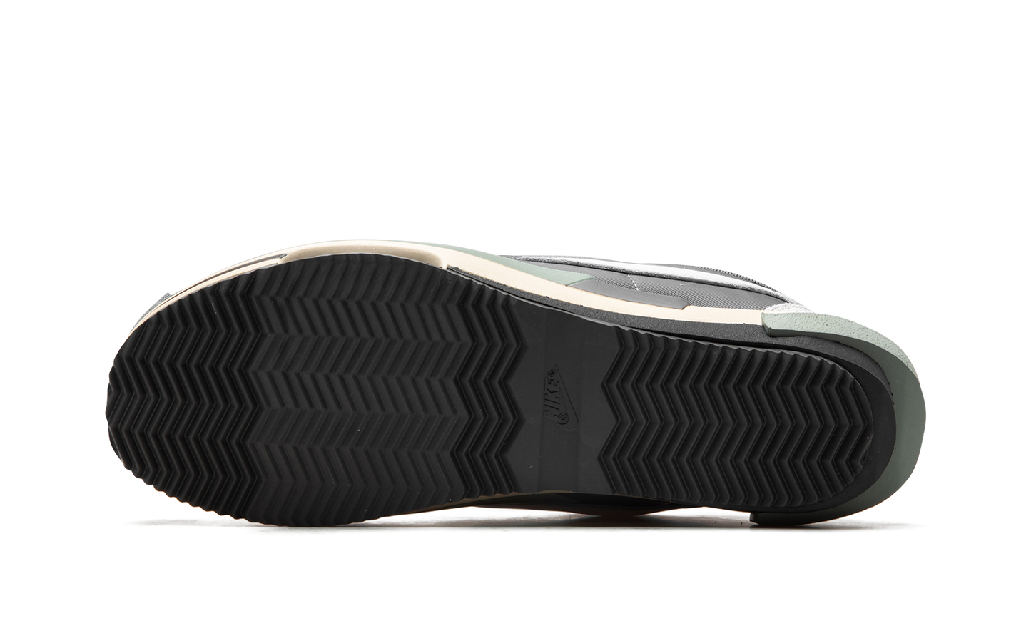 Cortez "sacai - Cool Grey" DQ0581 001