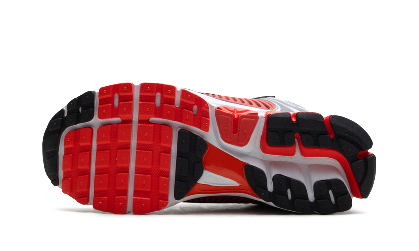 Zoom Vomero 5 "metallic silver black" FJ4151 005