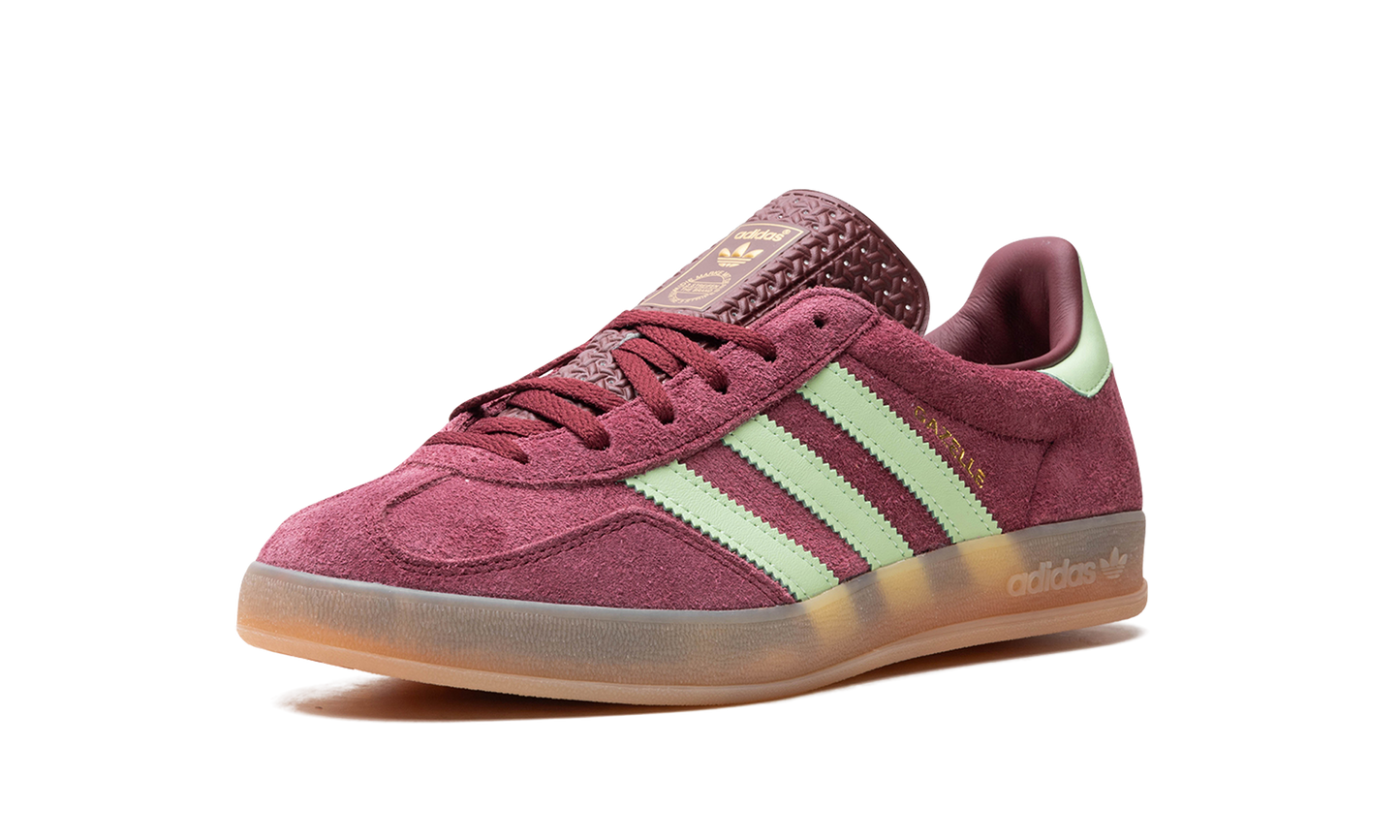 Gazelle Indoor "Shadow Red Semi Spark Green" IH7487