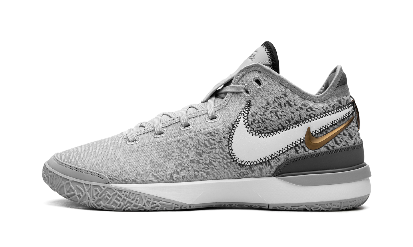 Zoom LeBron NXXT Gen "Wolf Grey Metallic Gold" DR8784 004