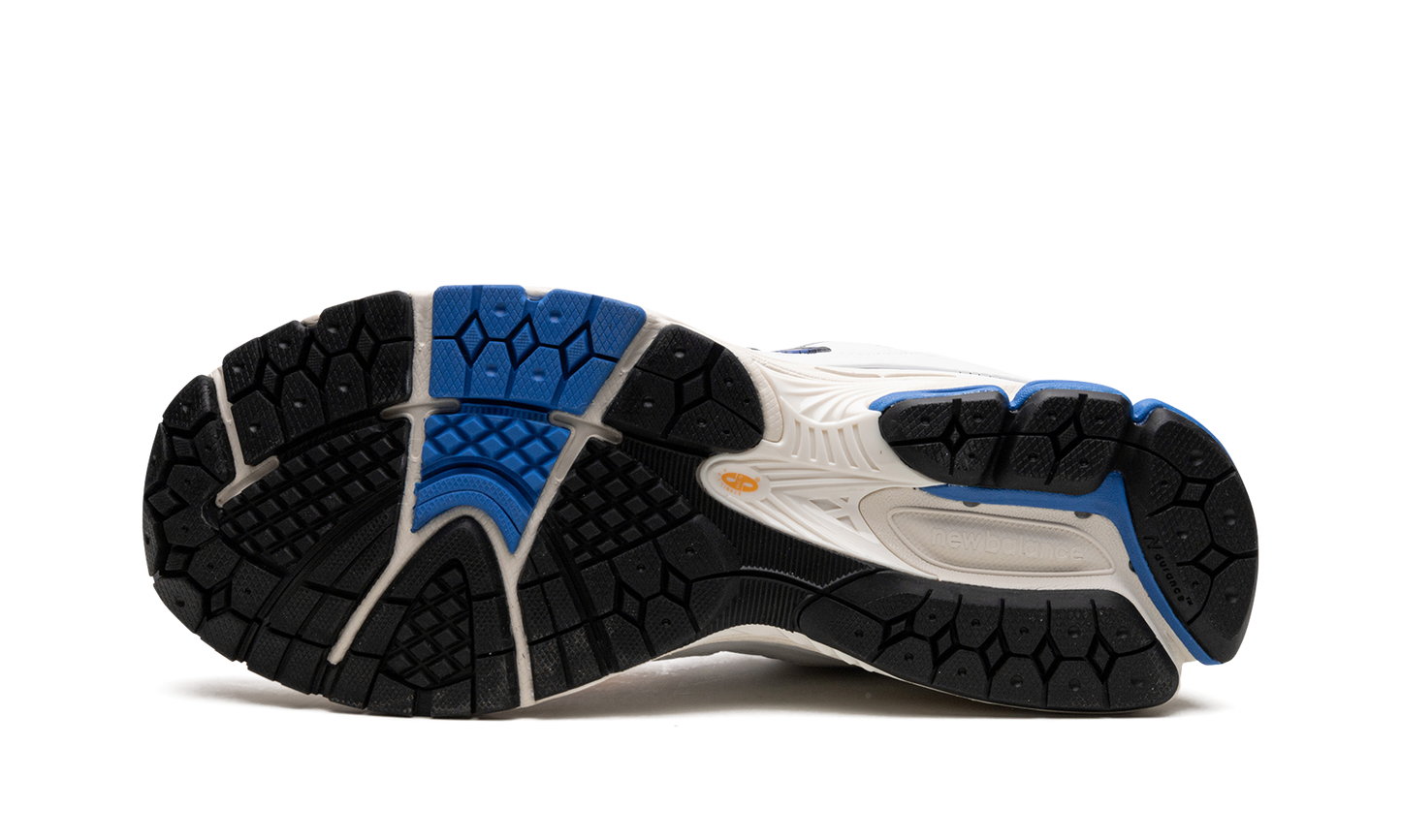 2002R "Vibrant Apricot" M2002RGW