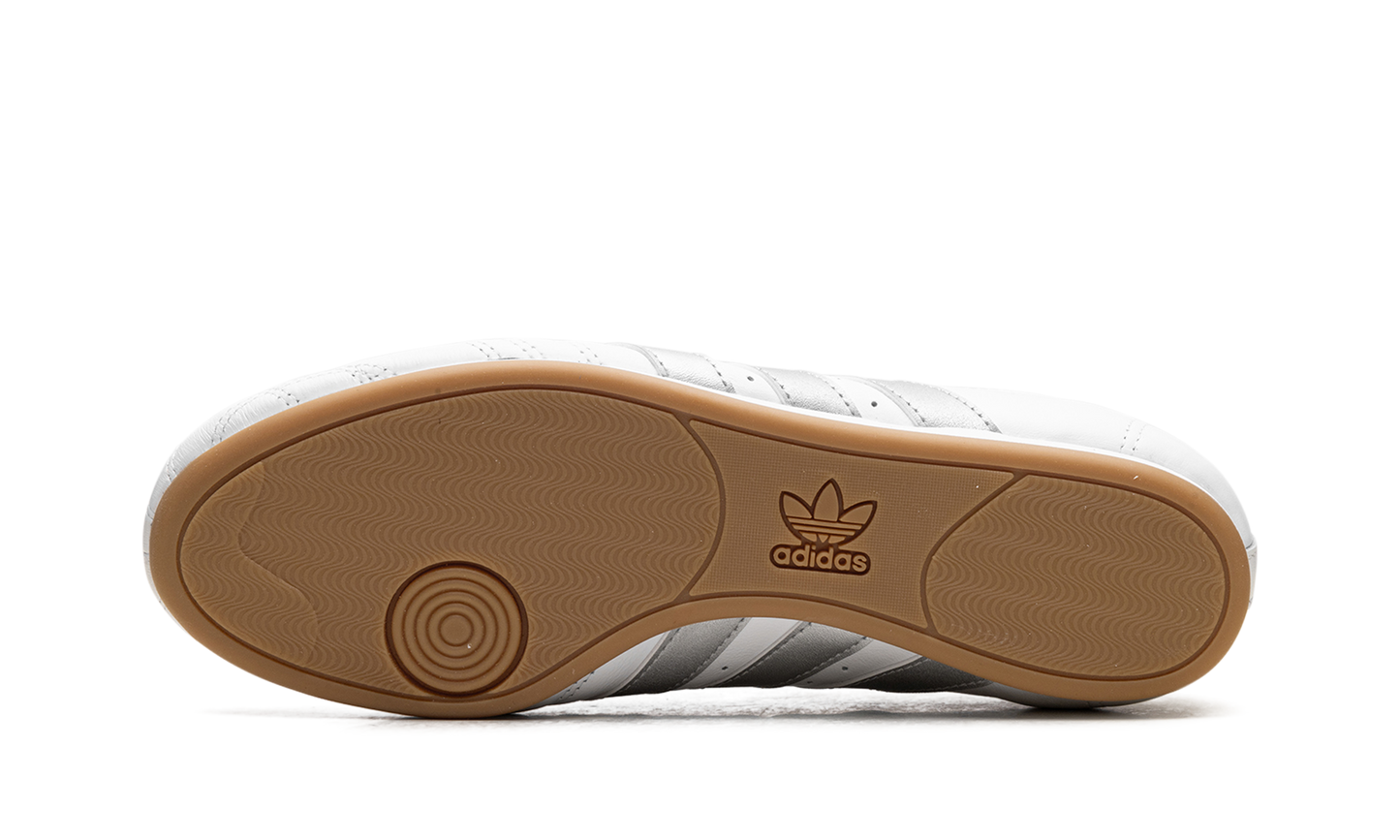 Taekwondo WMNS "Cloud White Silver Metallic Gum" JS1192