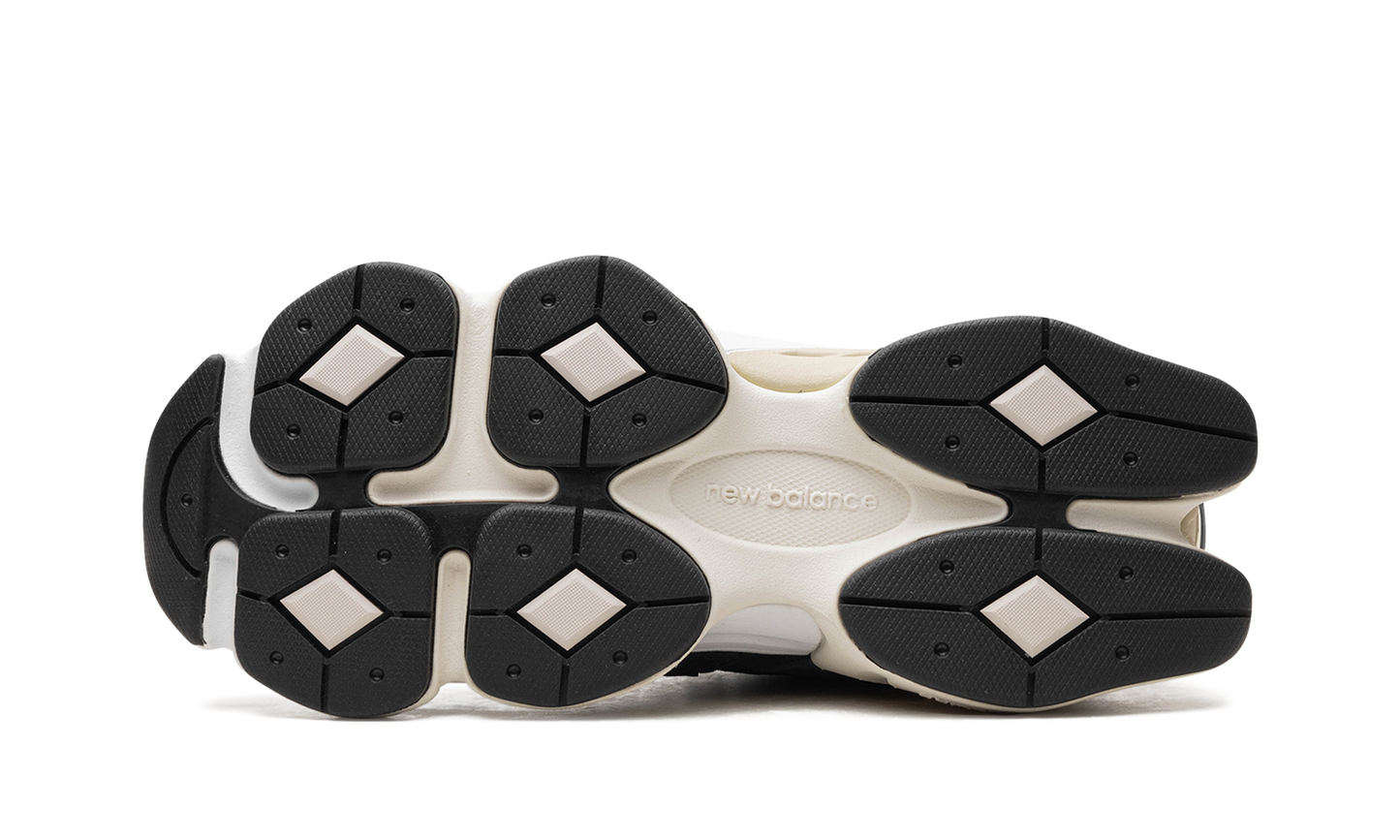 9060 "Black Phantom / Charcoal" U9060BLC