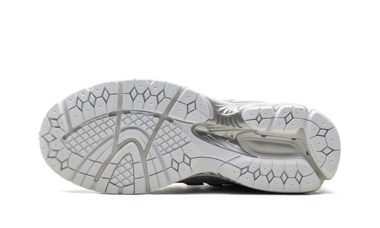 1906W "Silver Metallic" U1906WFE