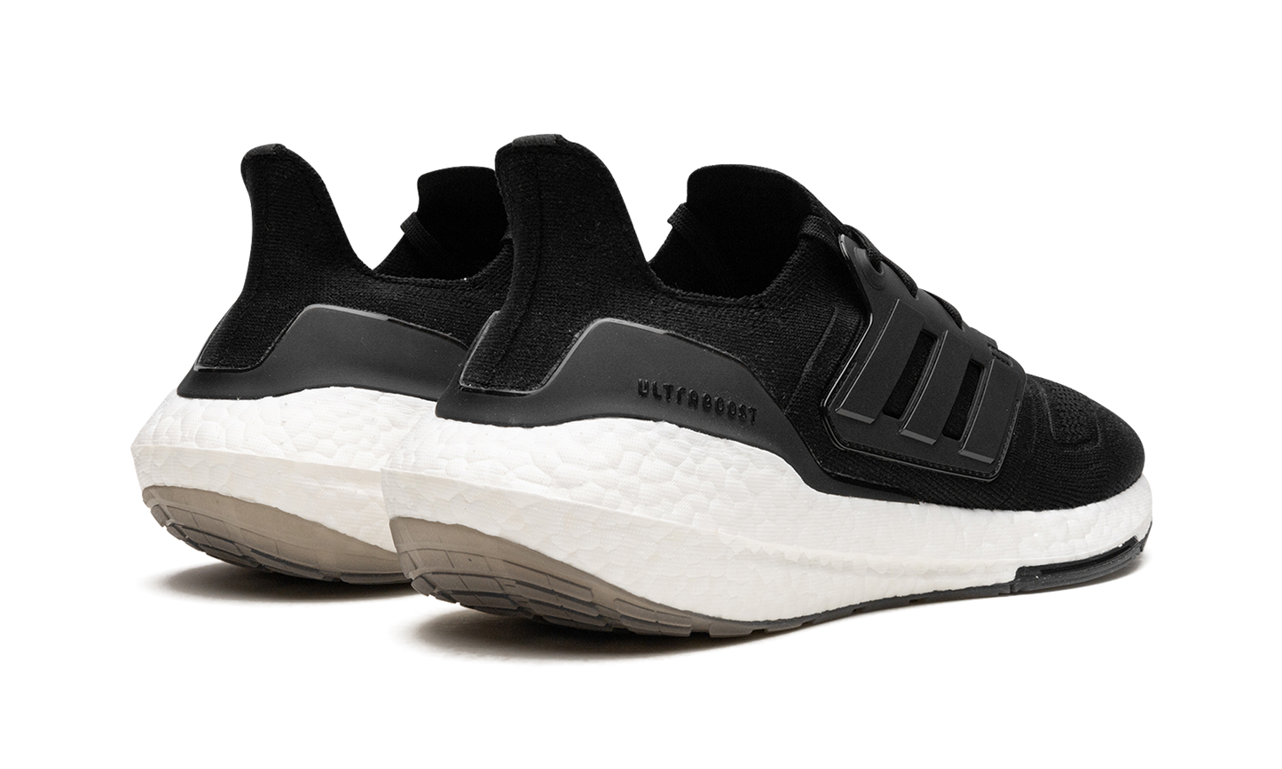 ULTRABOOST 22 WMNS "Black" GX5591