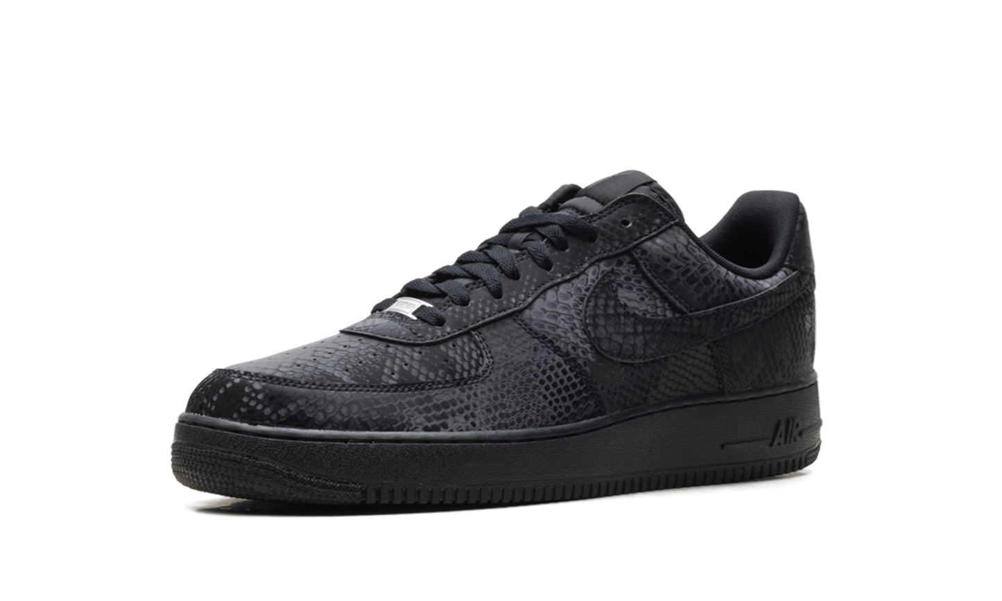 Kobe Bryant x Air Force 1 Low "Black" IB0018 003