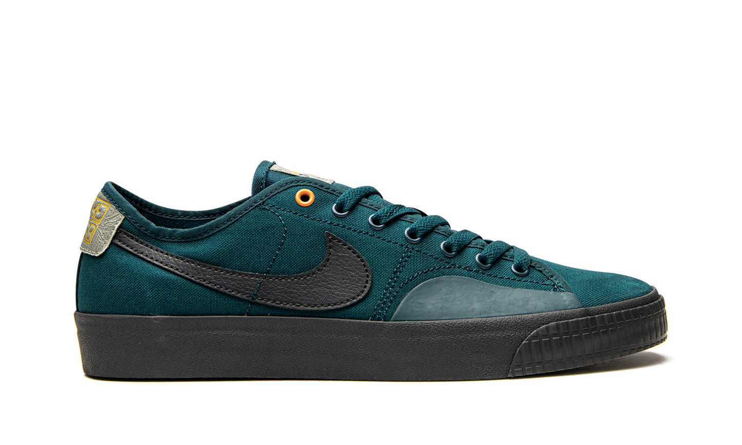 SB Blazer Court "Daan Van Der Linden" CZ5605 301