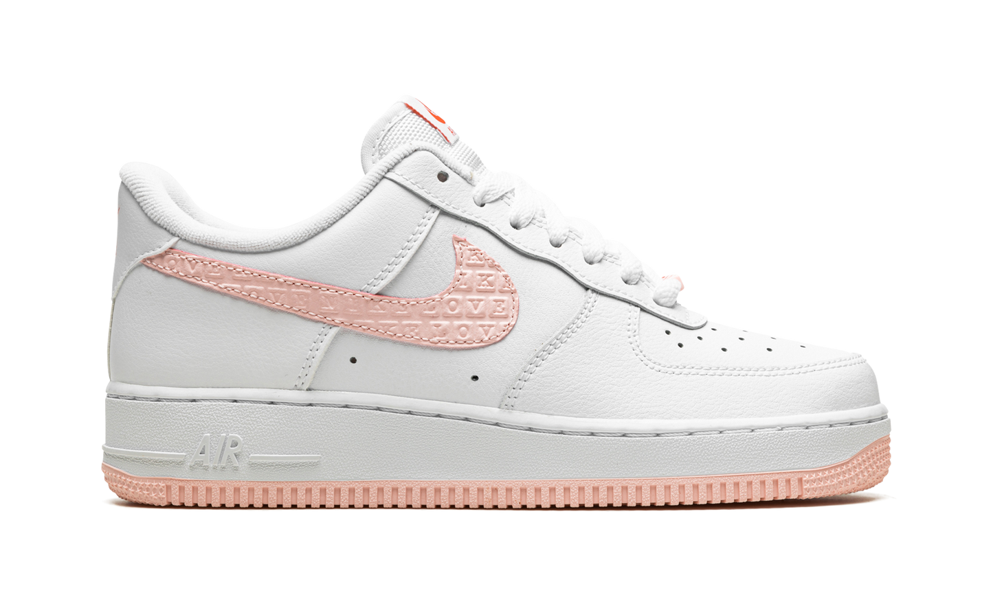 AIR FORCE 1 LO MNS WMNS "Valentine's Day 2022" DQ9320 100