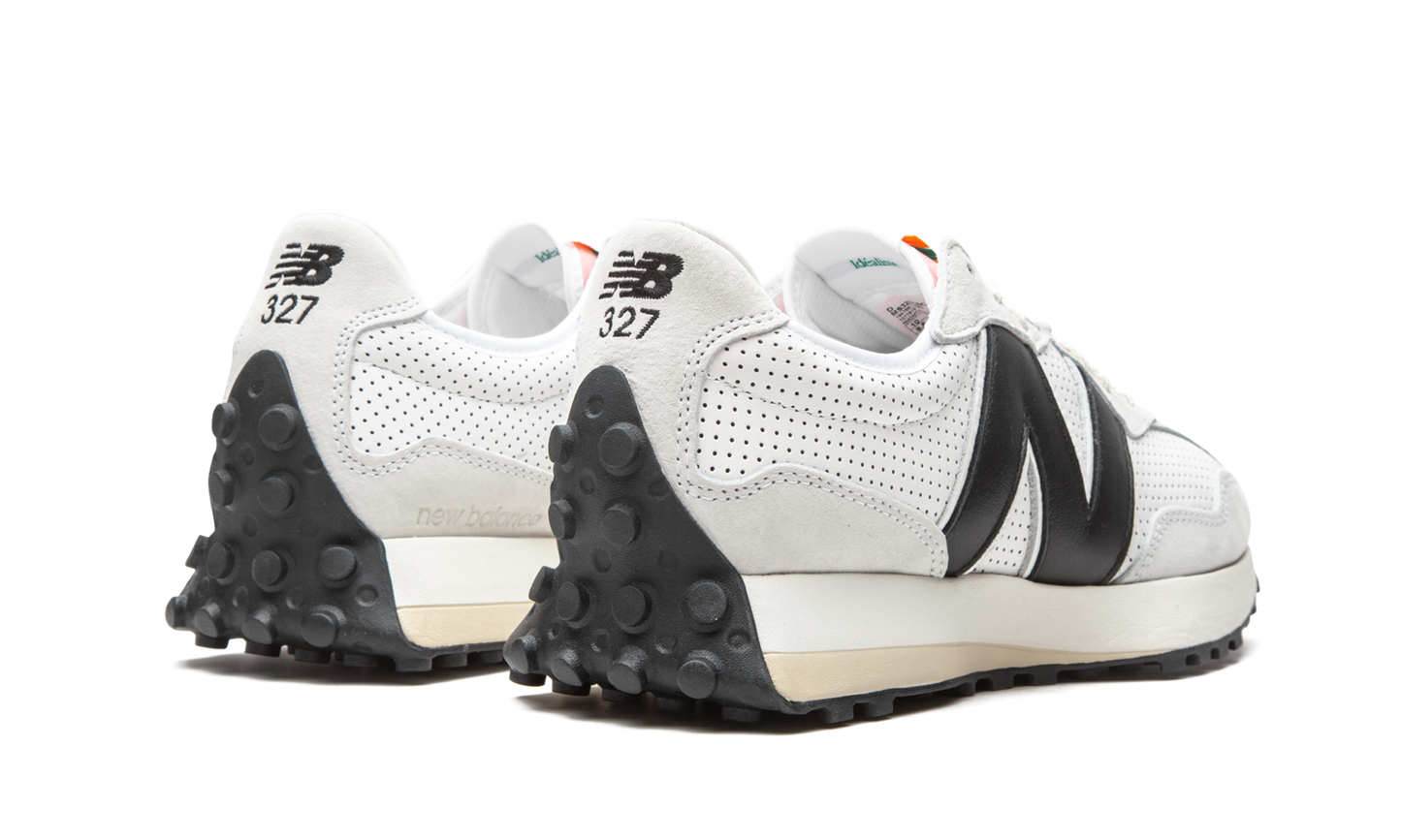 327 "Casablanca - White / Black" MS327CBC