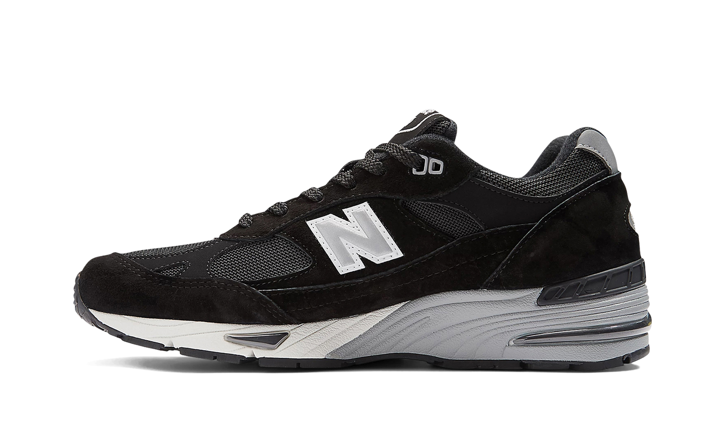 991 "Made in UK - Black Silver" M991EKS