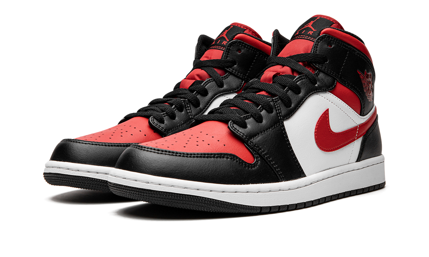 Air Jordan 1 Mid "Bred Toe" 554724 079
