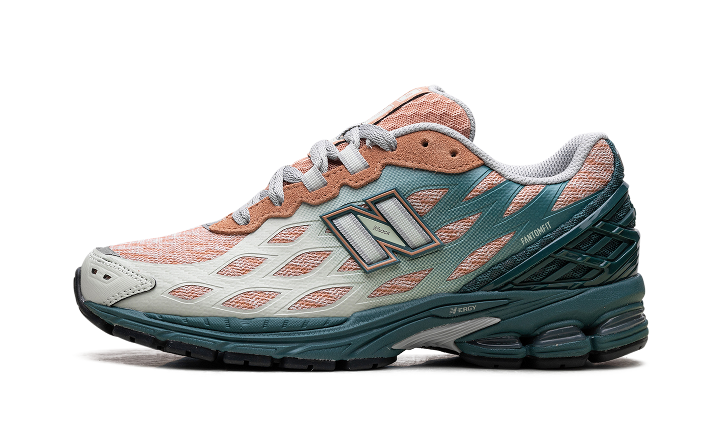 1906W "New Spruce Light Sparrow"