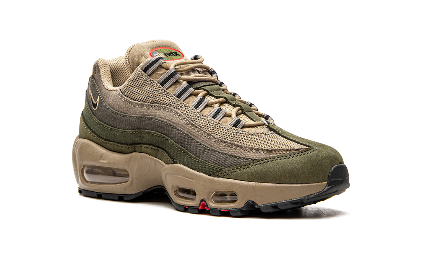 Air Max 95 SE "Rough Green" DQ8570 200