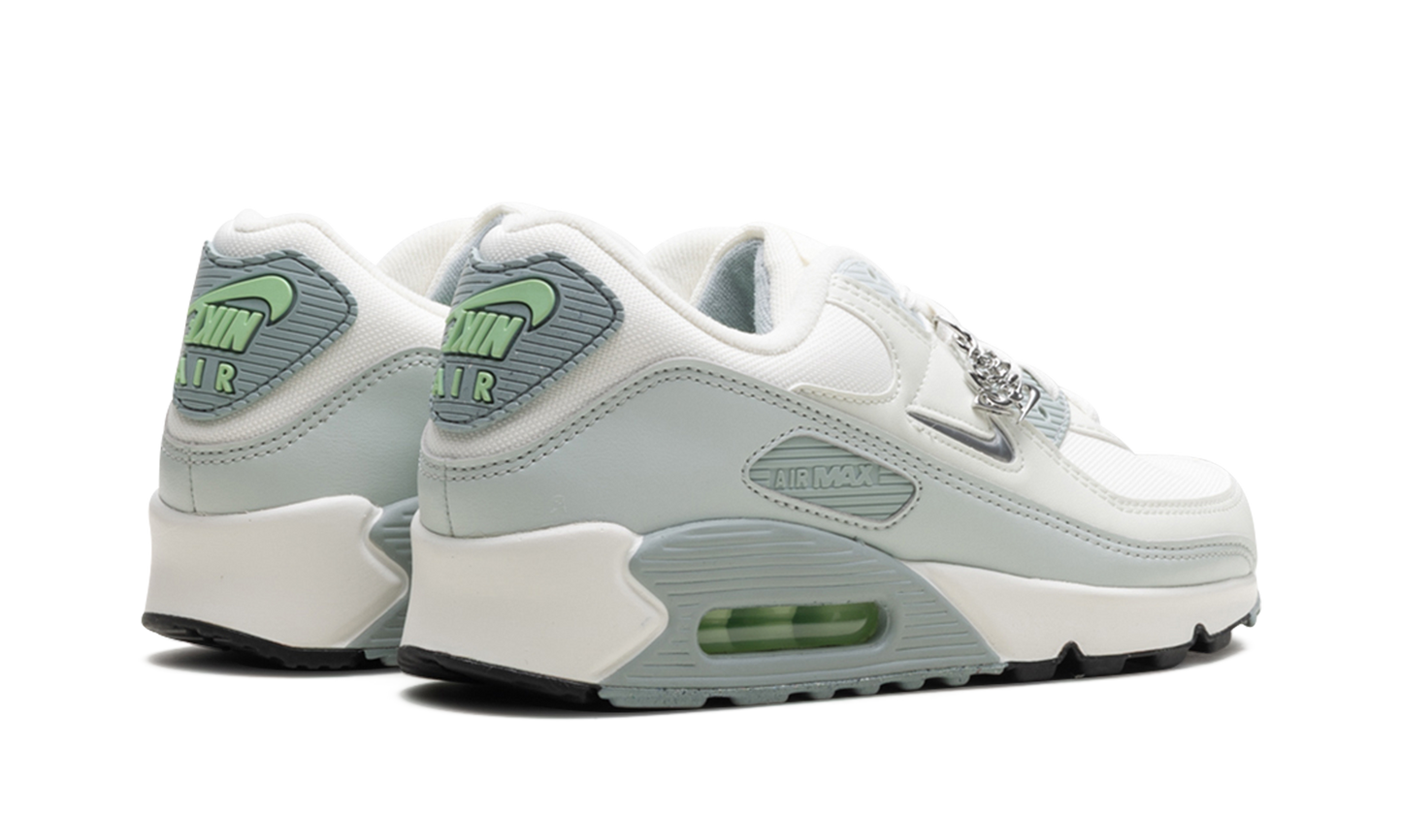 Air Max 90 WMNS "Silver" FN6948-100