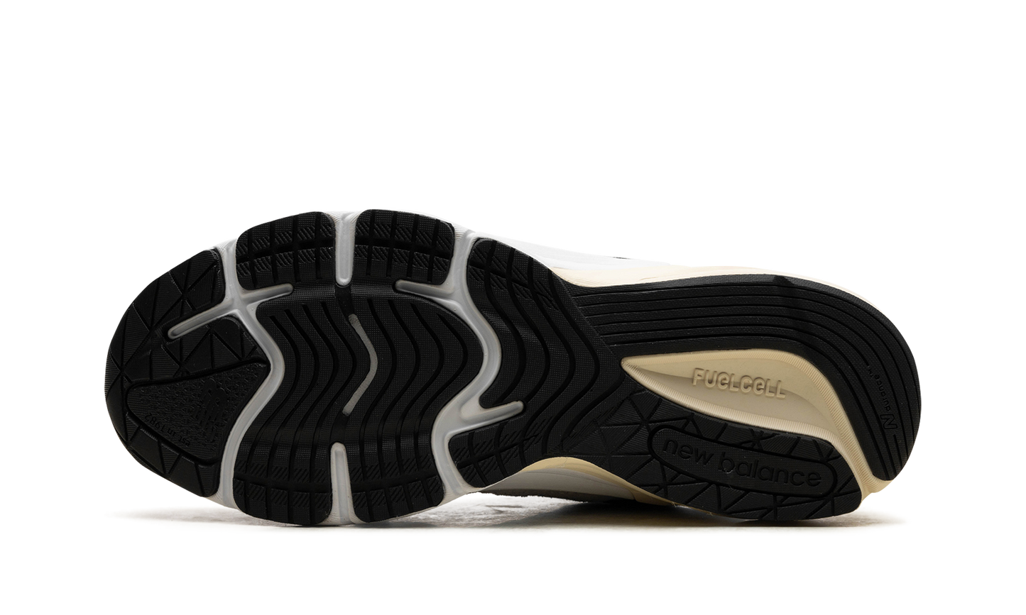 990v6 "Made in USA - Grey / Black" U990TG6