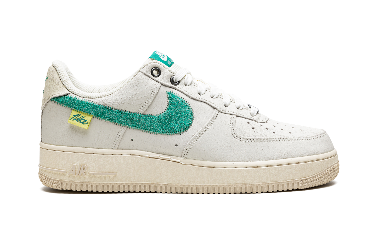 Air Force 1 '07 LV8 "Test of Time - Sail / Green Noise" DO5876 100