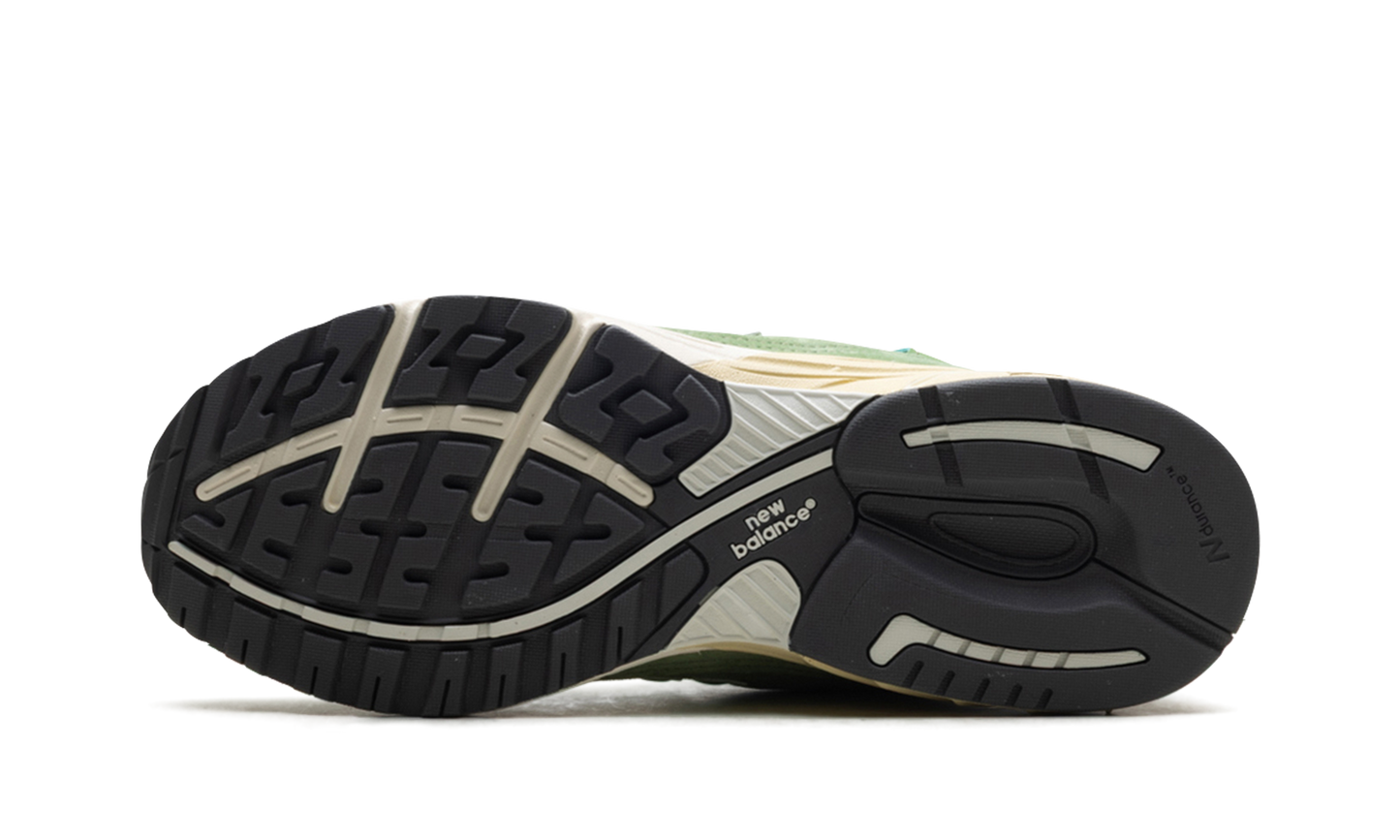 993 "Made in USA - Chive" U993GW